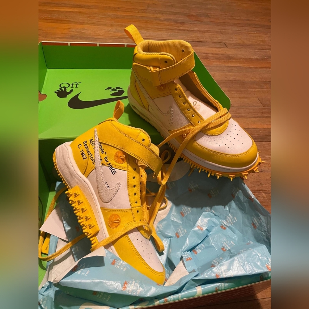 Stylish Yellow and White Sneakers - Picture 2 of 8